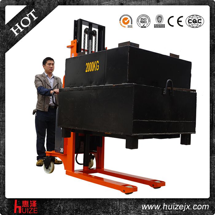 升高4.5米半電動(dòng)堆高車(chē)(三門(mén)架) 升高4.5米半電動(dòng)堆高車(chē)(三門(mén)架)